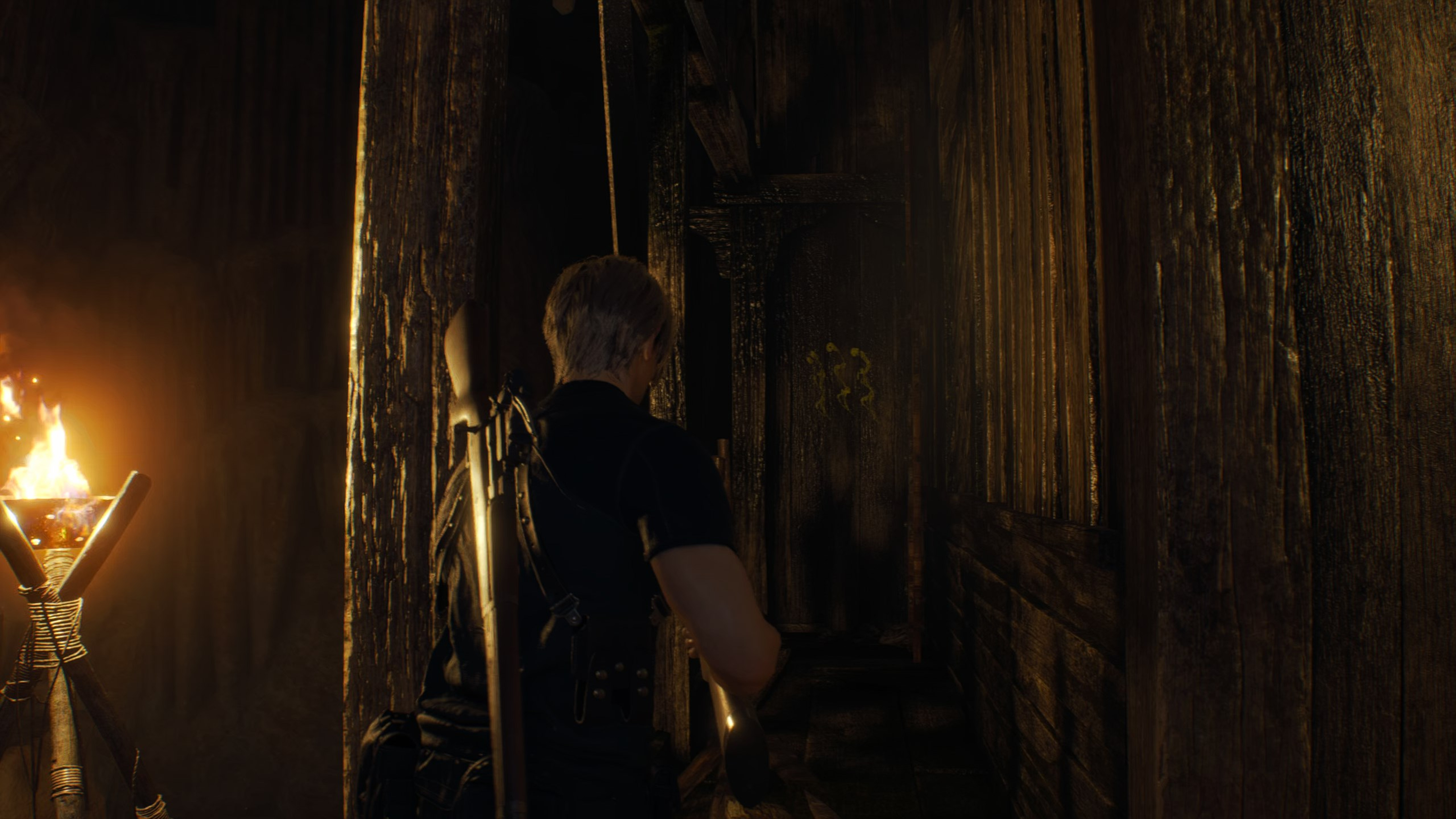 premier-symbole-petite-grotte-lac-re4