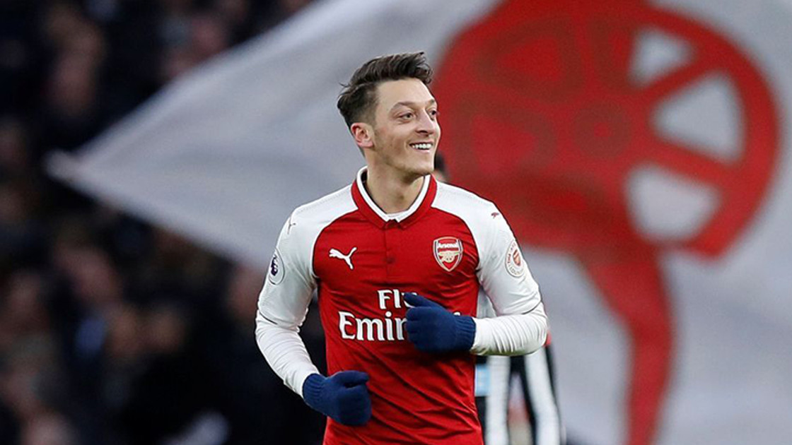 Mesut Özil crée son club sur FIFA !