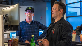 Phil Spencer reste à la tête de Xbox : Microsoft dément les rumeurs de départ