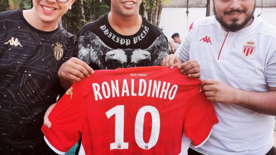 eFootball PES 2020 : L'AS Monaco Esports rencontre Ronaldinho