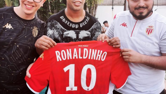 L'AS Monaco Esports rencontre Ronaldinho sur PES