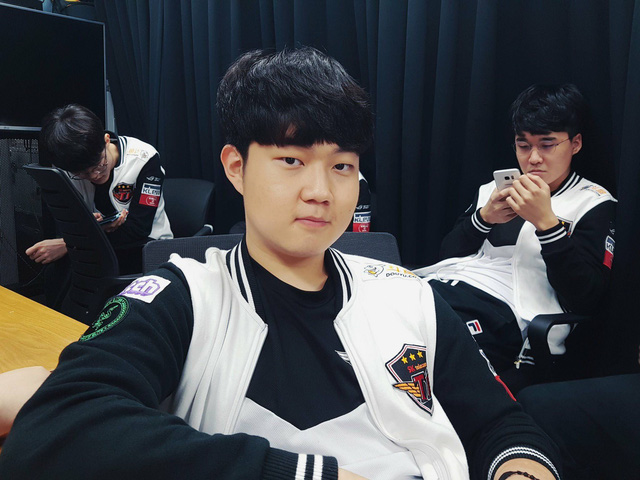 Qui sera le 6e joueur SKT aux Worlds ?