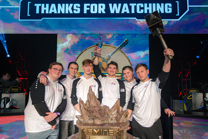 Smite Pro League sur Mixer