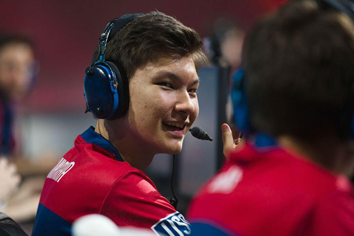 OWL : Sinatraa, la star du Shock