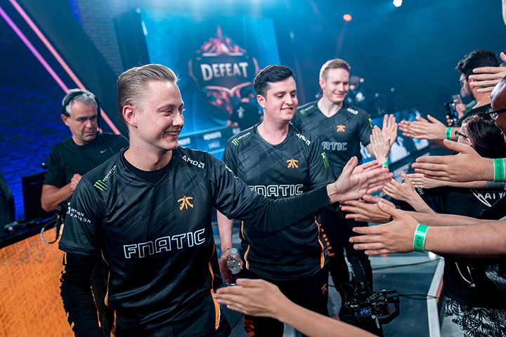 LoL : Fnatic qualifiée pour les Worlds 2018