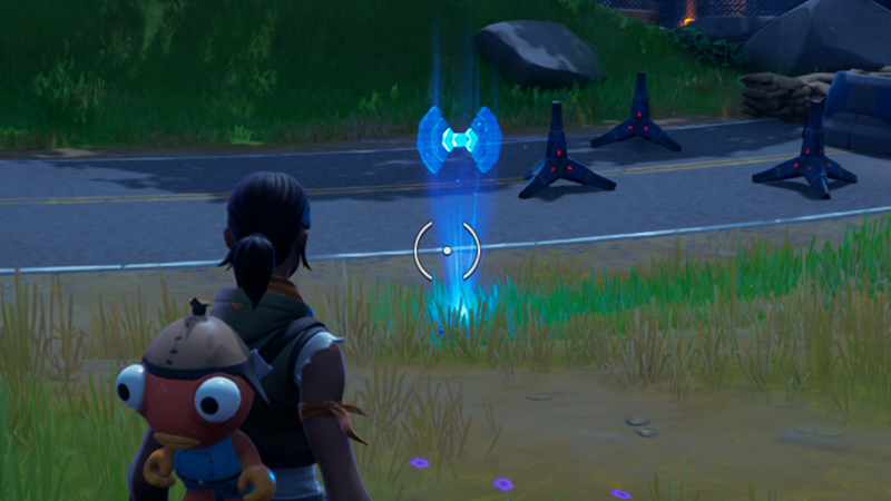 Etablir une liaison avec l’appareil près de Coney Crossroads ou Greasy Grove dans Fortnite, défi saison 2 chapitre 3