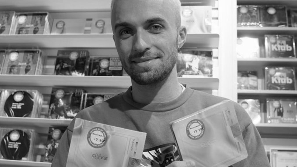 Squeezie album drama, après l’annonce de son documentaire, il est accusé d’avoir menacé une autrice !