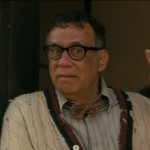 DJ Carl Fallout, qui est l&rsquo;acteur qui joue le responsable de la station de radio dans la série ?