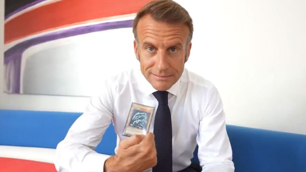 Emmanuel Macron salue les Yu-Gi-Oh! World Championship 2025 à Paris