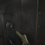 Resident Evil Requiem : comment ouvrir la porte du cellier et vaincre le cuisinier ?